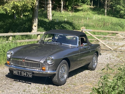 MGB V8