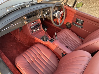 MGB V8