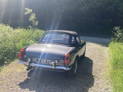 MGB V8